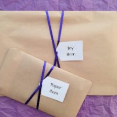 Photo - wrapped parcels 2021 07 (300 pixels, 72 dpi)